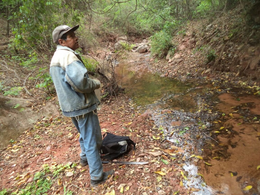 El pueblo Guaraní vive sin agua ni luz a 60Km de Macharetí