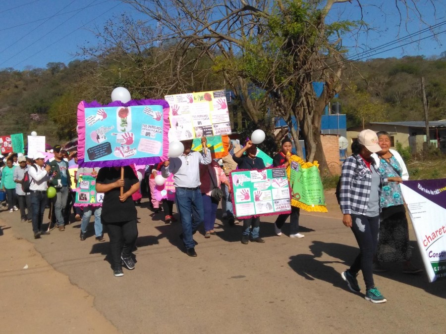 Marcha en contra la violencia a las mujeres 